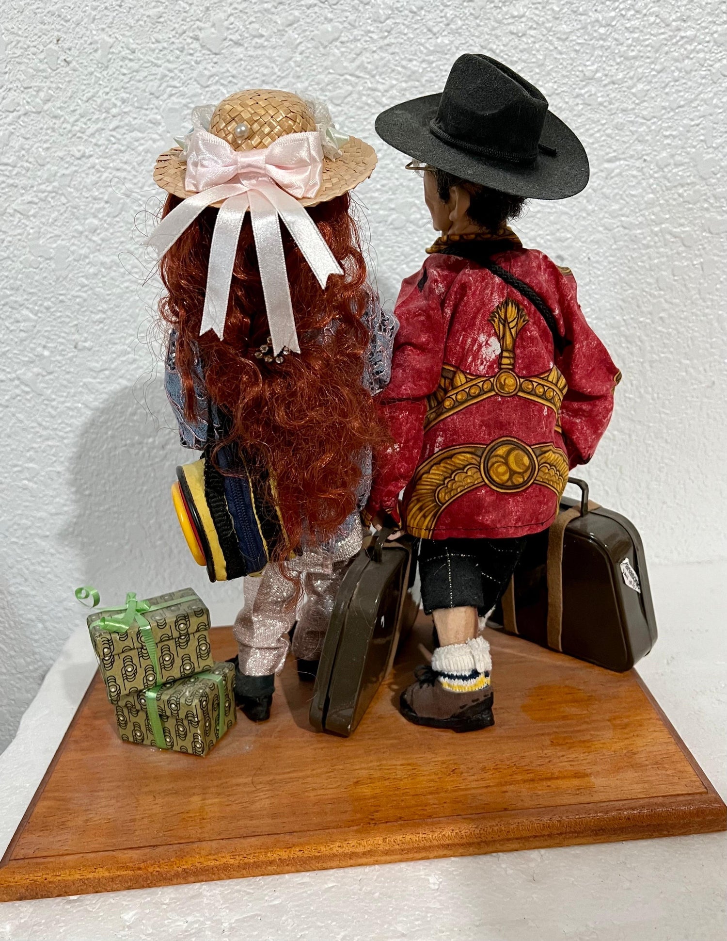 Hungarian Israeli Tourists Diorama Folk Art Doll Judaica Sculpture Magda Watts