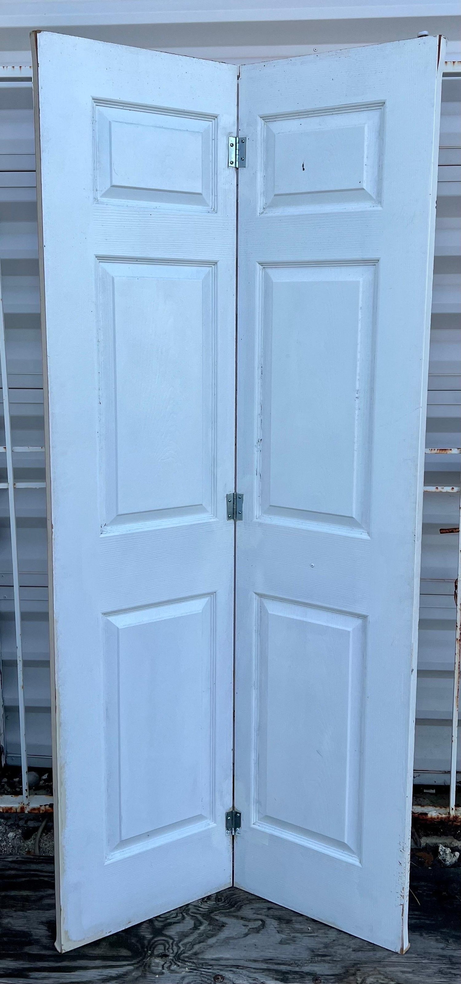 Miami Graffiti Legend Ahol Sniffs Glue Large Spray Painting on Doors Sculpture